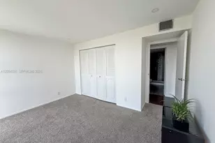 1000 Parkview Dr, Hallandale Beach, FL 33009 - Photo 18