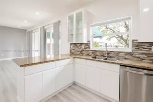 10956 NW 73rd St, Doral, FL 33178 - Photo 12