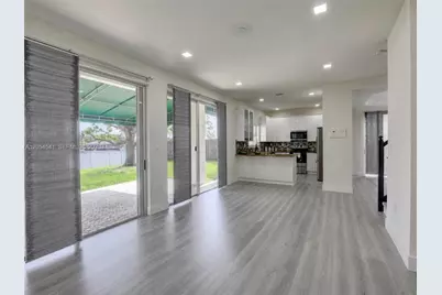 10956 NW 73rd St #10956, Doral, FL 33178 - Photo 14