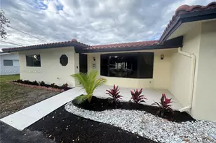 1109 SE 10th St, Deerfield Beach, FL 33441 - Photo 4