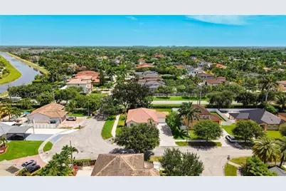 12971 SW 200th Ter, Miami, FL 33177 - Photo 52