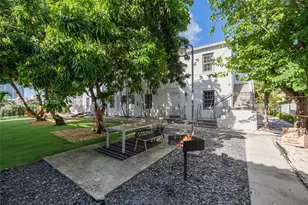 421 75th St, Miami Beach, FL 33141 - Photo 16