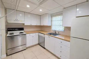8650 SW 109th Ave, Miami, FL 33173 - Photo 6