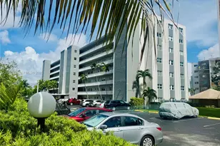 420 NE 12th Ave, Hallandale Beach, FL 33009 - Photo 16