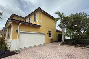1247 NW 165th Ave, Pembroke Pines, FL 33028 - Photo 20