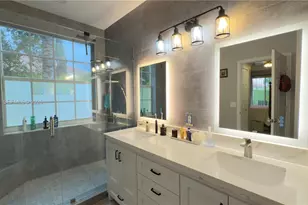 1247 NW 165th Ave, Pembroke Pines, FL 33028 - Photo 8