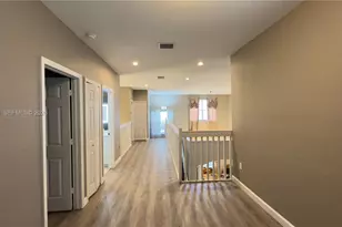 1247 NW 165th Ave, Pembroke Pines, FL 33028 - Photo 12