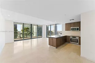 88 SW 7th St, Miami, FL 33130 - Photo 2