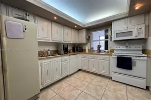 1000 Parkview Dr, Hallandale Beach, FL 33009 - Photo 4