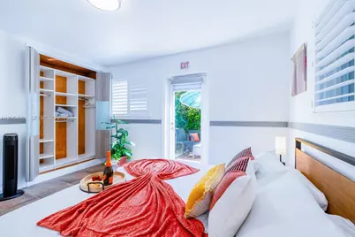 312 N Luna Ct, Hollywood, FL 33021 - Photo 10
