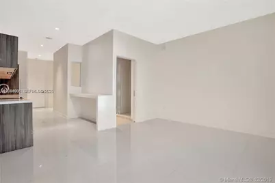 851 NE 1st Ave #504, Miami, FL 33132 - Photo 2