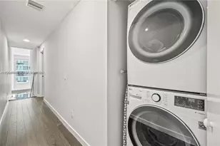 60 SW 13th St, Miami, FL 33130 - Photo 16