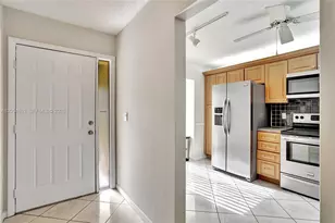 4615 S Carambola Cir S, Coconut Creek, FL 33066 - Photo 4