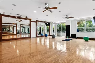 19501 W Country Club Dr, Aventura, FL 33180 - Photo 14