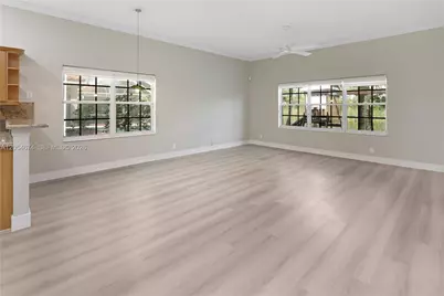 4022 Pinewood Ln, Weston, FL 33331 - Photo 6