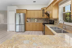4022 Pinewood Ln, Weston, FL 33331 - Photo 12