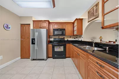 19113 NW 64th Ct, Hialeah, FL 33015 - Photo 20