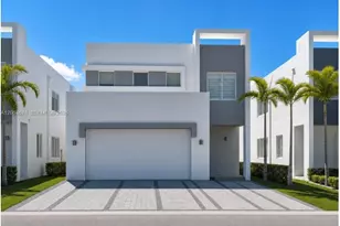 10384 NW 67th Terrace, Doral, FL 33178 - Photo 2