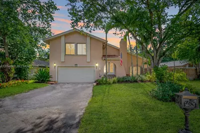 42 Birch Dr, Cooper City, FL 33026 - Photo 2