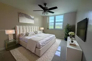 9440 Poinciana Pl, Davie, FL 33324 - Photo 4