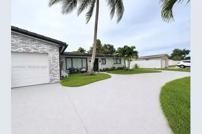 8641 NW 19th St, Pembroke Pines, FL 33024 - Photo 2