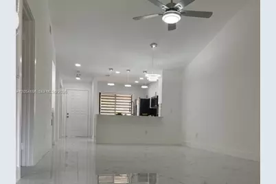 400 Club Cir #202, Boca Raton, FL 33487 - Photo 8