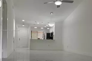 400 Club Cir, Boca Raton, FL 33487 - Photo 8