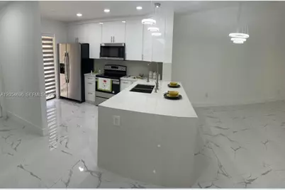 400 Club Cir #202, Boca Raton, FL 33487 - Photo 4