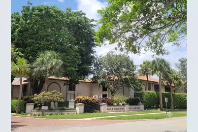 400 Club Cir #202, Boca Raton, FL 33487 - Photo 2
