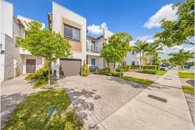 20674 NE 2nd Ct, Miami, FL 33179 - Photo 2