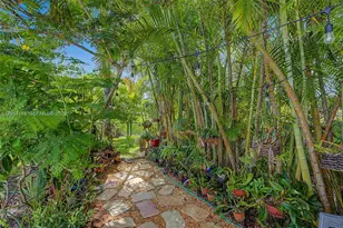 694 SW 168th Way, Pembroke Pines, FL 33027 - Photo 22