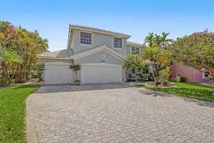 694 SW 168th Way, Pembroke Pines, FL 33027 - Photo 2