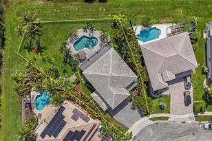 694 SW 168th Way, Pembroke Pines, FL 33027 - Photo 4