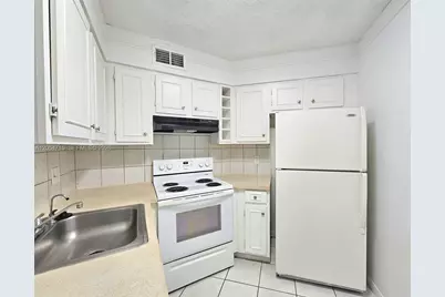 210 Lake Pointe Dr #209, Oakland Park, FL 33309 - Photo 16