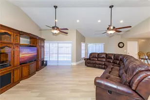 850 Amherst Ave, Davie, FL 33325 - Photo 8