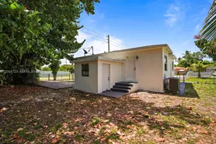 801 NW 105th St, Miami, FL 33150 - Photo 4