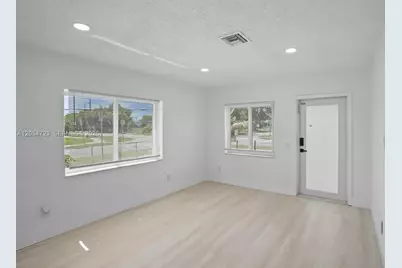 801 NW 105th St, Miami, FL 33150 - Photo 20