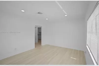801 NW 105th St, Miami, FL 33150 - Photo 18
