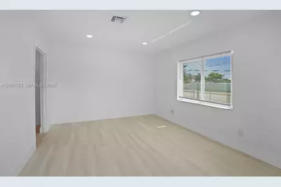 801 NW 105th St, Miami, FL 33150 - Photo 22