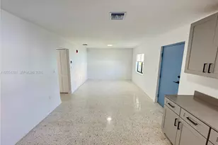180 NE 57th St, Miami, FL 33137 - Photo 4