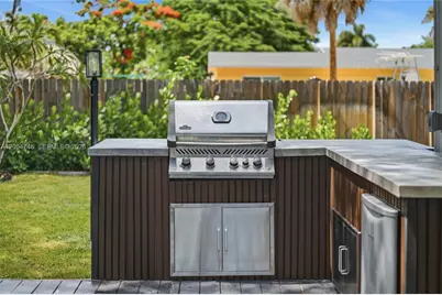 417 NE 11th Ave, Pompano Beach, FL 33060 - Photo 4