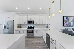 15645 SW 16th Ct, Pembroke Pines, FL 33027 - Photo 14