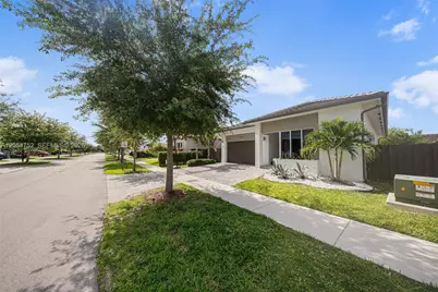 15274 SW 176th Ln, Miami, FL 33187 - Photo 2