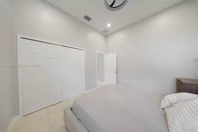 15274 SW 176th Ln, Miami, FL 33187 - Photo 16