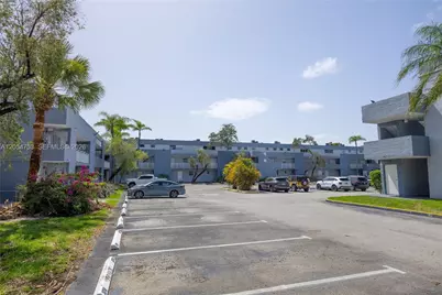 9365 Fontainebleau Blvd #E205, Miami, FL 33172 - Photo 2