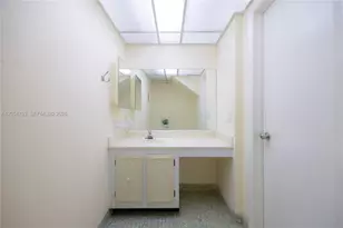 9365 Fontainebleau Blvd, Miami, FL 33172 - Photo 12