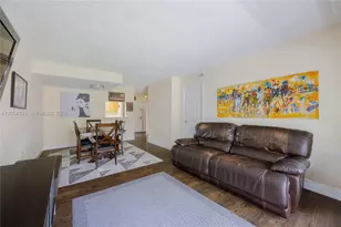 9365 Fontainebleau Blvd, Miami, FL 33172 - Photo 10