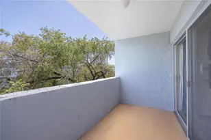 9365 Fontainebleau Blvd, Miami, FL 33172 - Photo 18