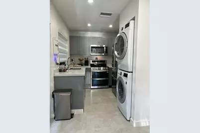 6308 NW 170th Ter, Hialeah, FL 33015 - Photo 2