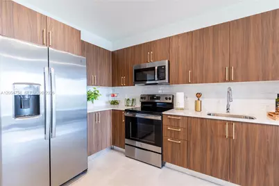1005 Spring Garden Rd #728, Miami, FL 33136 - Photo 6